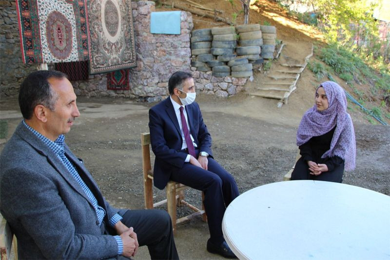 Şemdinli Belediye Başkanı Tahir Saklı'da koronavirüs çıktı ev ev gezmiş - Resim: 3