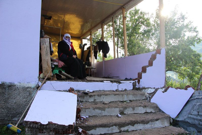 Bingöl’de depremin merkezi Kaynarpınar'ın görüntüleri! 71 yıl önce 132 kişi ölmüş - Resim: 1