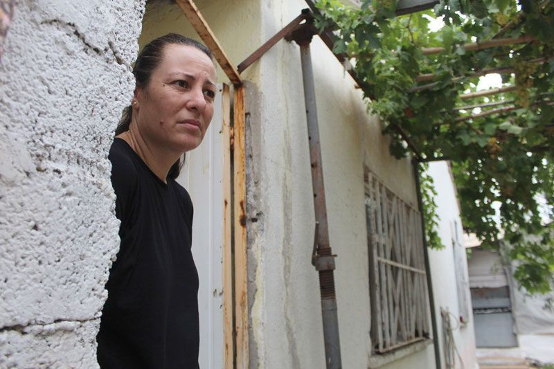 Antalya'da 3 aydır evinden çıkamıyor kapılara kilit üstüne kilit taktırdı - Resim: 3