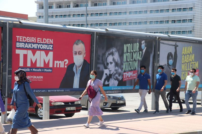 Gören bir daha baktı! Belediyeden herkesi şaşırtan afişler - Resim: 4