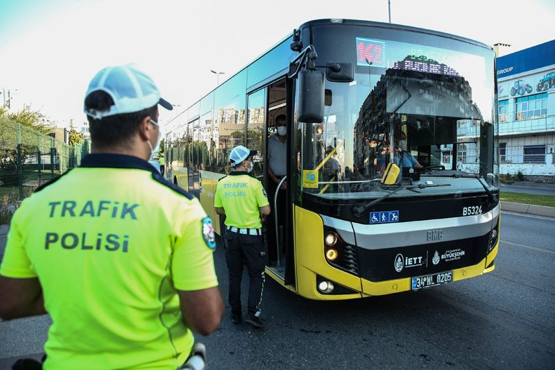 İstanbul'da toplu taşıma araçlarına koronavirüs denetimi ceza yağdı - Resim: 2