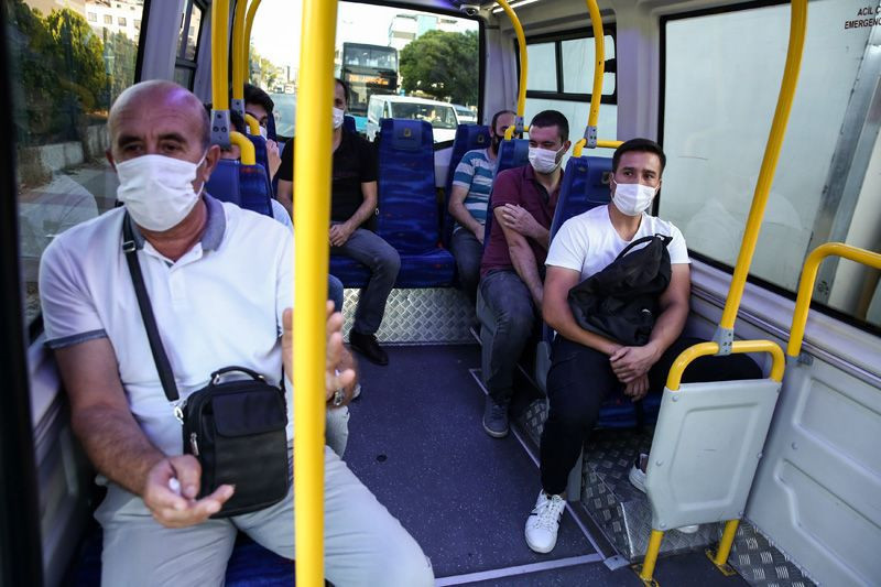 İstanbul'da toplu taşıma araçlarına koronavirüs denetimi ceza yağdı - Resim: 4