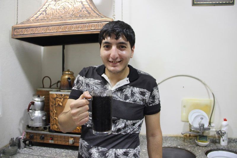 Diyarbakır'da günde 7.5 litre kola içen gencin yevmiyesi de olay oldu - Resim: 1