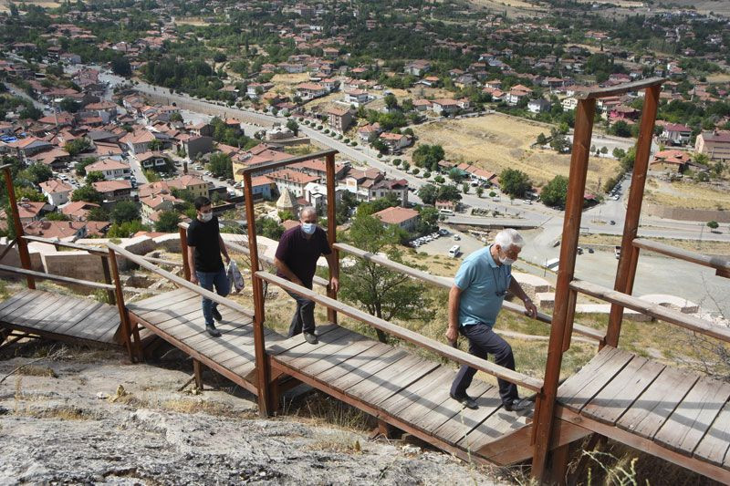 Sivas'ta camiye nefes nefese giriyorlar Tayland'dan bir turist geldi manzarasına hayran kaldı - Resim: 3