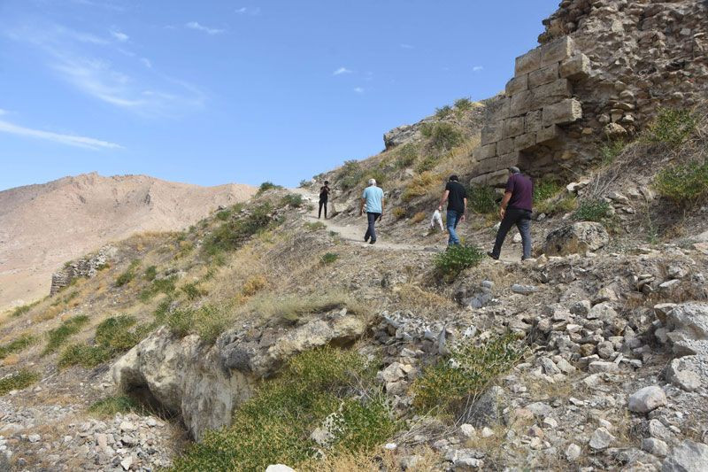 Sivas'ta camiye nefes nefese giriyorlar Tayland'dan bir turist geldi manzarasına hayran kaldı - Resim: 4