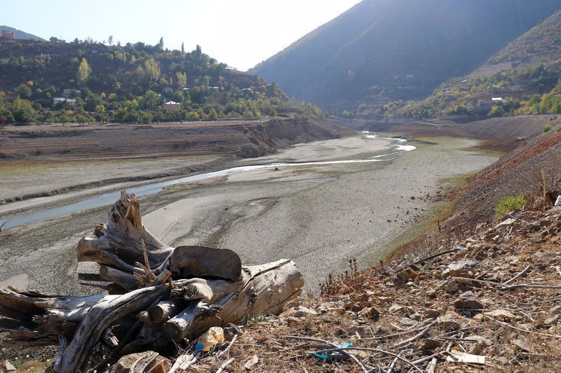 Gümüşhane'de sular çekildi! Korkutan görüntü ortaya çıktı - Resim: 1