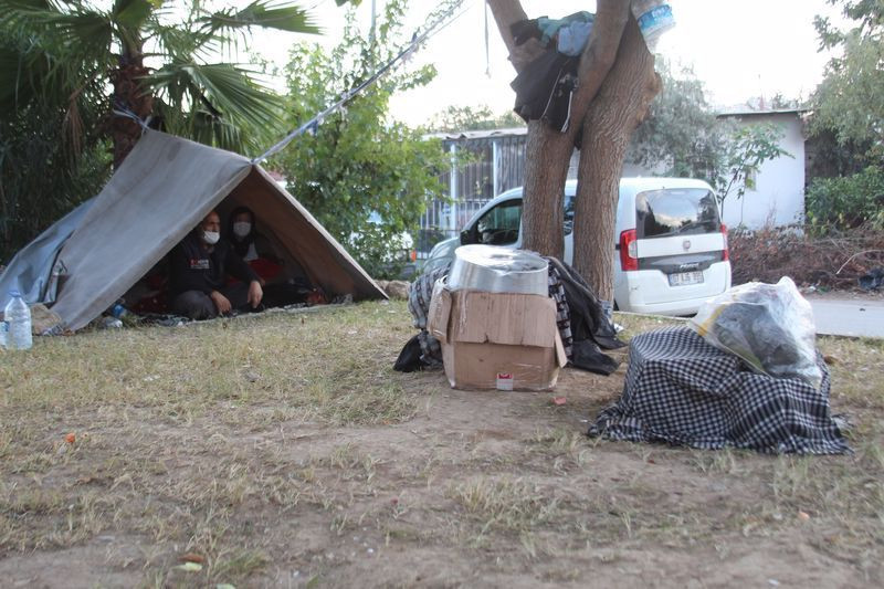 Aksaray'dan Antalya'ya geldiler! İnternette gördükleri ilan hayatlarını kabusa çevirdi - Resim: 1