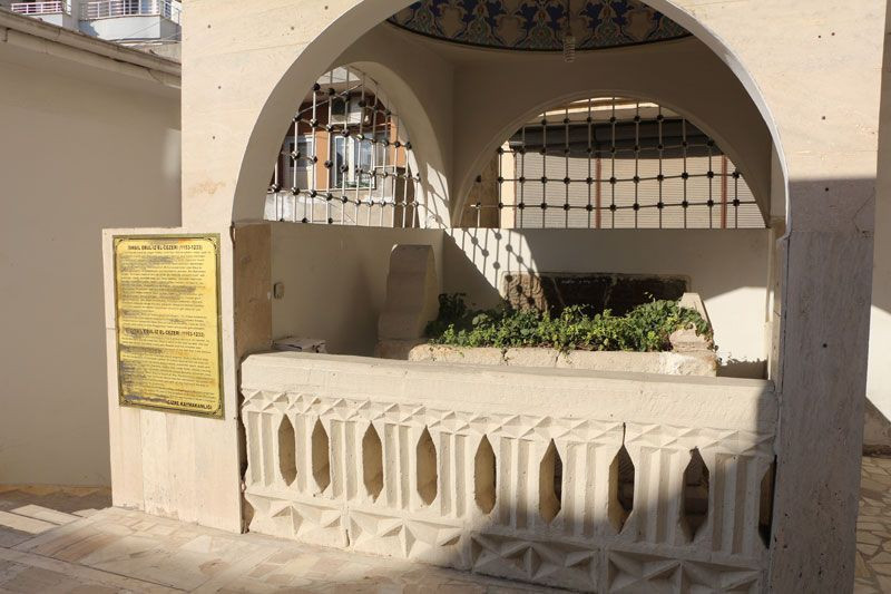 Cizreliler uçan araba 'CEZERİ'nin ilçede uçurulmasını istiyor türbesi de ilçede - Resim: 1