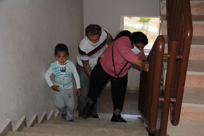 Hayatta kalabilmek için hamile kalması gereken kadın yardım istedi - Resim: 4