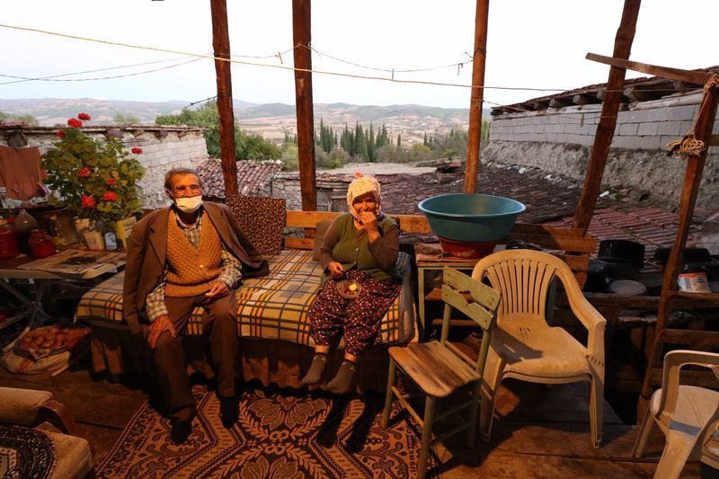 Manisa'da bu köyü herkes terk etti, onlar terk etmedi! Ölümüz de buradan çıkacak - Resim: 4