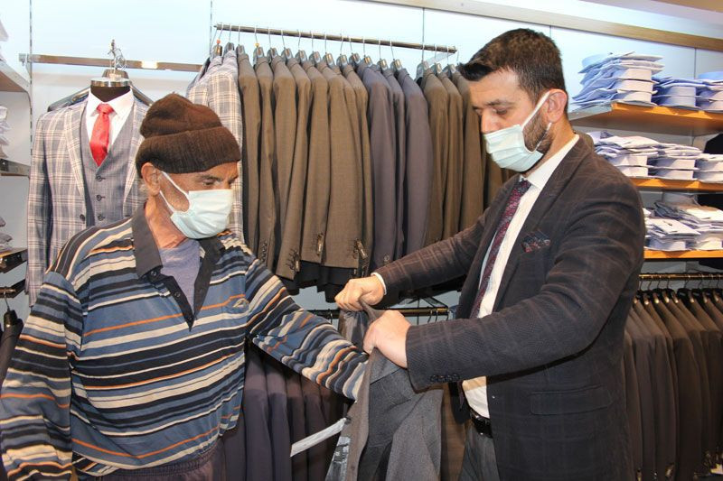 Isparta’da 66 yaşındaki adam hayatında ilk kez takım elbise giydi - Resim: 3