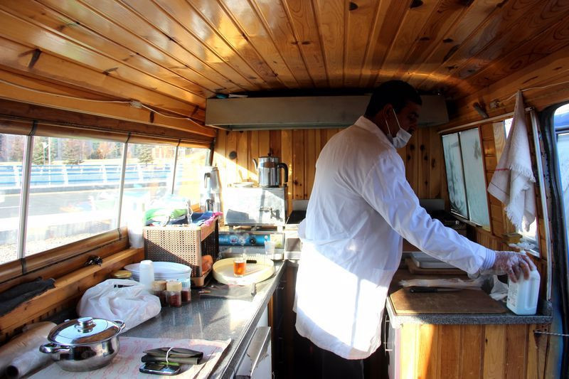 Erzurum'da 32 yıllık mesleğini bırakıp bu işe başladı! Siparişlere yetişemiyor - Resim: 2