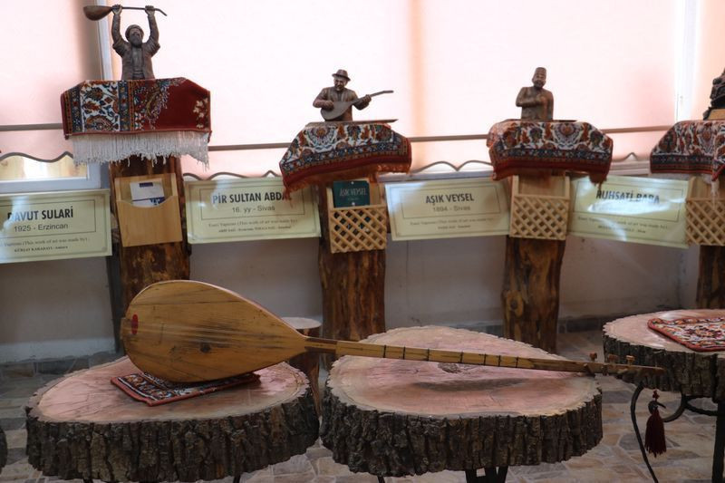 Sivas'ta 770 bin liralık teklifi elinin tersiyle itti! Bağlamasını bakın neden satmadı - Resim: 1