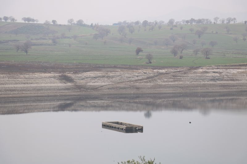 Kahramanmaraş'ta sular çekildi ortaya çıkanlar şaşırttı! Gören telefona sarılıyor - Resim: 4