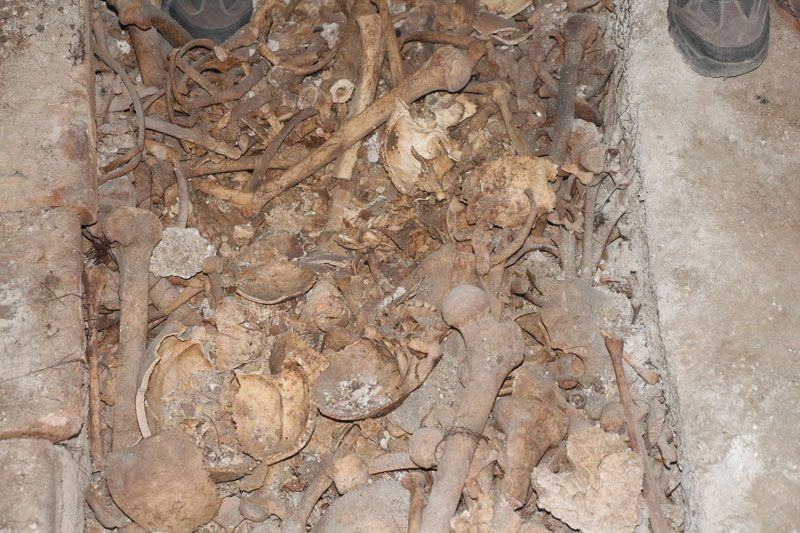 Erbaa'da tarlasını sürerken traktör çukura düştü motoru çıkartırken gördükleri şoke etti - Resim: 1