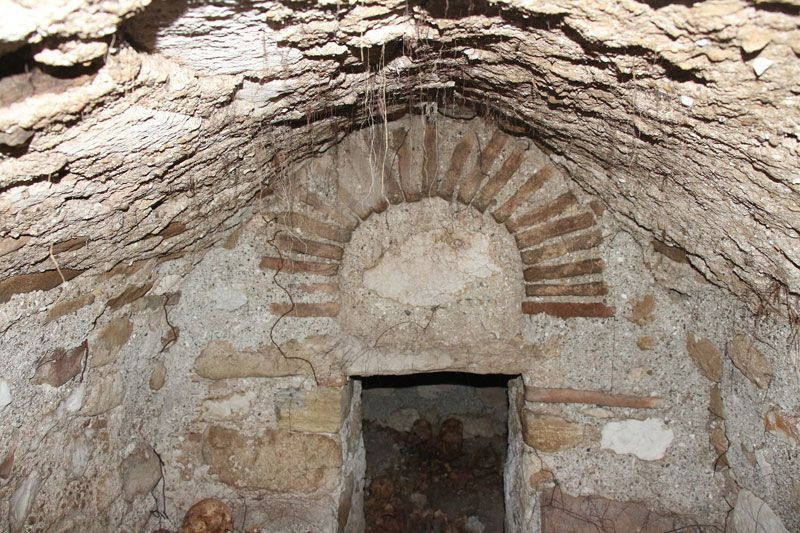 Erbaa'da tarlasını sürerken traktör çukura düştü motoru çıkartırken gördükleri şoke etti - Resim: 2