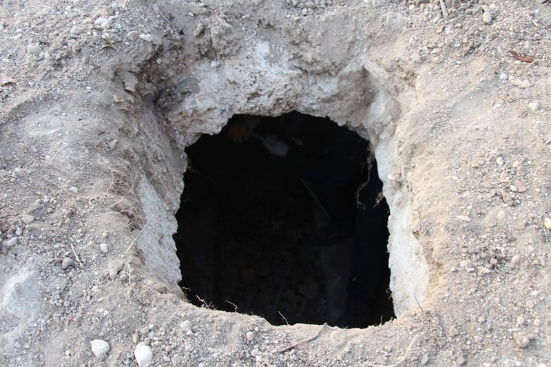 Erbaa'da tarlasını sürerken traktör çukura düştü motoru çıkartırken gördükleri şoke etti - Resim: 3