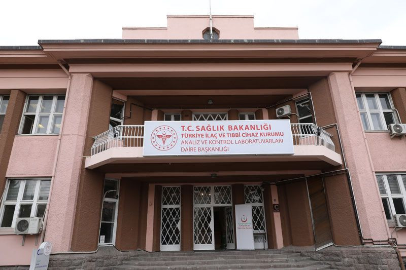 Sağlık Bakanlığı paylaştı! Çin'den alınan koronavirüs aşısının analizleri yapılıyor işte o görüntüler - Resim: 1