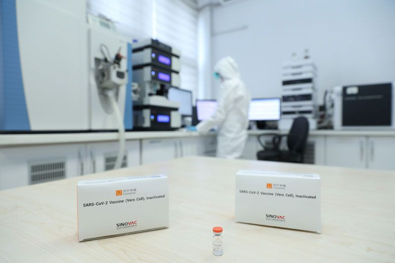 Sağlık Bakanlığı paylaştı! Çin'den alınan koronavirüs aşısının analizleri yapılıyor işte o görüntüler - Resim: 4