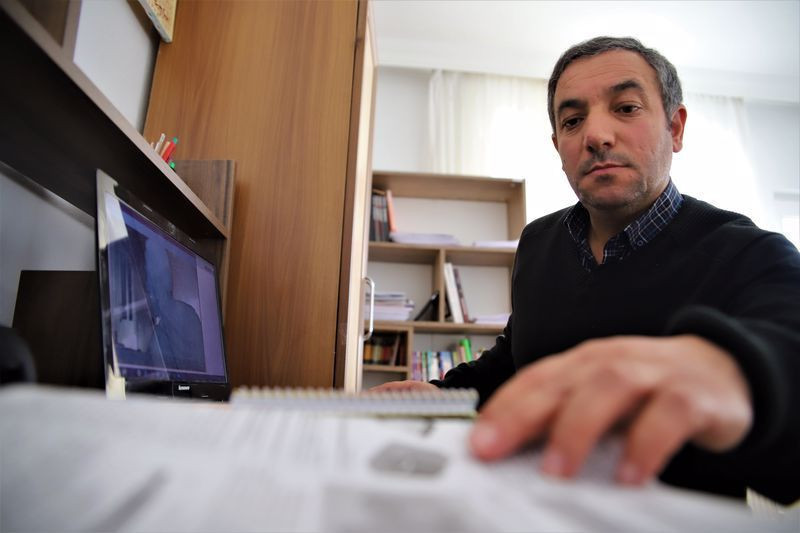 Elazığ'da 8 yıl günde 8 km yürüdü 1.'likle bitirdi! 15 kez KPSS'ye girip hayalini gerçekleştirdi - Resim: 3