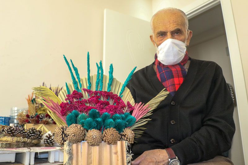 Antalya’da 88 yaşındaki Mehmet dede ormandan toplayıp sanat eserine dönüştürüyor - Resim: 4