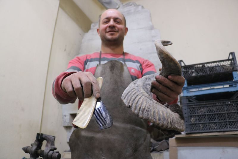 Sivas'ta 4 yıl kurutup bekliyor! Türkiye'de sadece 2 kişi bu işi yapıyor insan DNA'sı gibi - Resim: 1