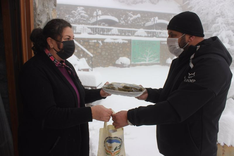 Salgını fırsata çevirdiler! Bursa'da üretip satıyorlar siparişlere yetişemiyorlar - Resim: 2