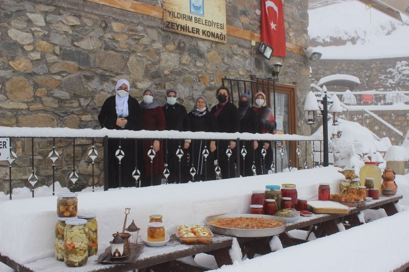 Salgını fırsata çevirdiler! Bursa'da üretip satıyorlar siparişlere yetişemiyorlar - Resim: 4