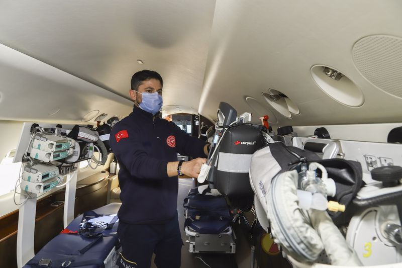 Gökyüzünde hayat kurtarıyorlar! İlk ve tek kadın pilot en çok zorlayan şeyleri anlattı - Resim: 1