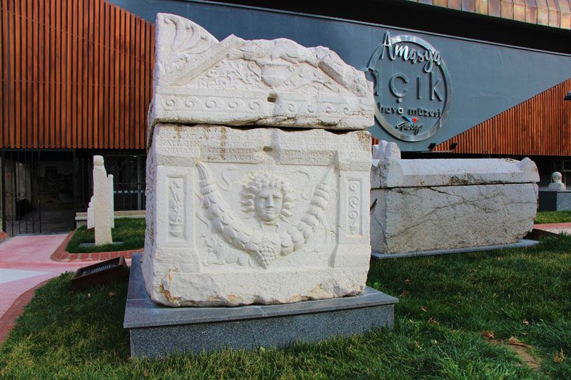 Amasya ilinde bulunan 1700 yıllık lahitte yazılan beddua ürküttü - Resim: 1