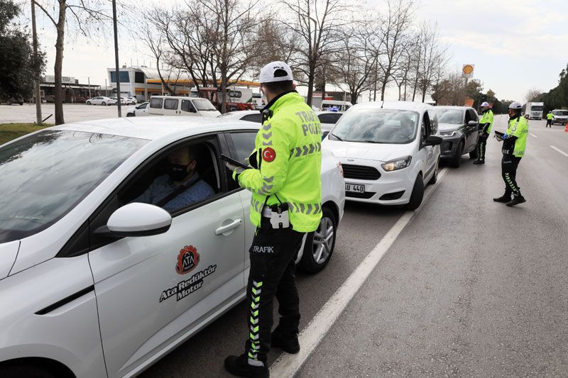 Trafik Denetleme Şube Müdürü sürücüleri uyardı bunların hiçbiri işe yaramıyor - Resim: 1