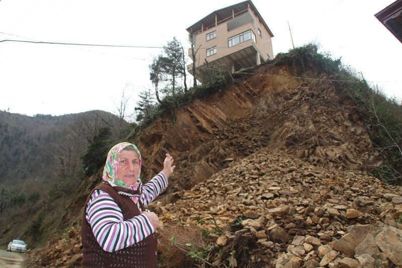 Rize'de korkutan görüntü 3 yıllık emekleri yok olmak üzere - Resim: 1