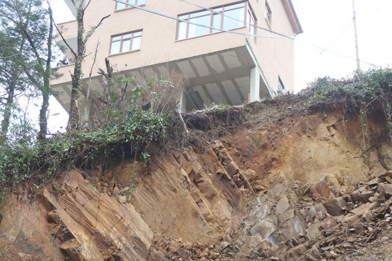 Rize'de korkutan görüntü 3 yıllık emekleri yok olmak üzere - Resim: 4