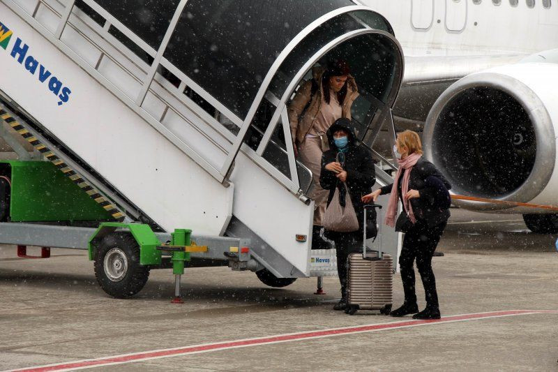 Ukraynalı turistler Kapadokya'da! Çiçek ve Türk lokumu ile karşılandılar - Resim: 3