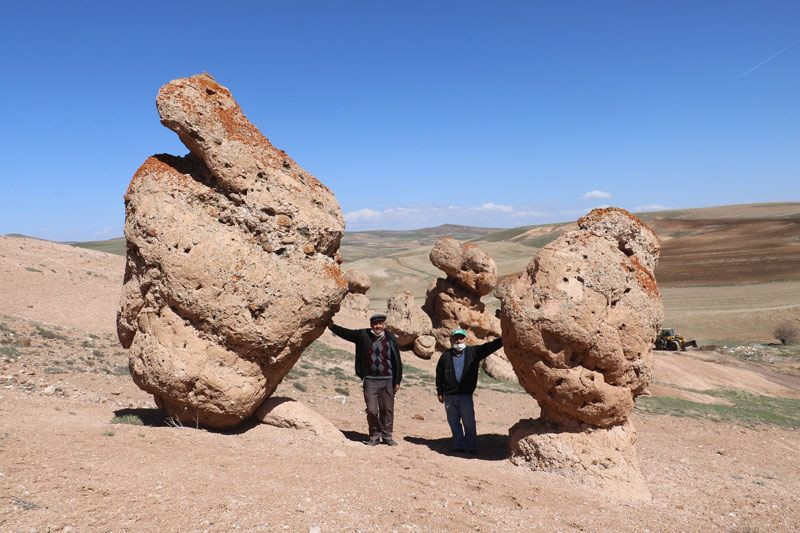 Sivas'ta oracıkta taş kesildiler! Ürküten rivayet! Esrarengiz taşlar görüntülendi - Resim: 1