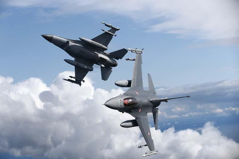 Türk F-16'ları Polonya semalarında! Müthiş görüntüler - Resim: 1