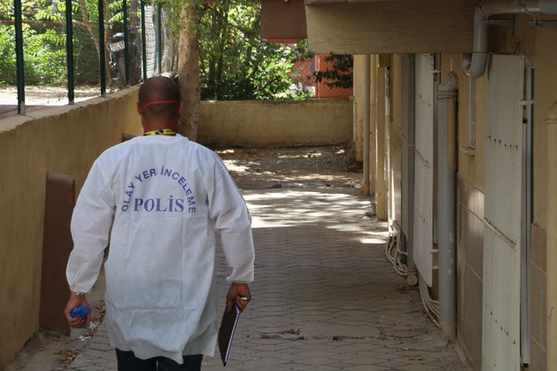 Antalya’da genç kadın arkadaşının evinde ölü bulundu sosyal medya hesabındaki yazı dikkat çekti - Resim: 3