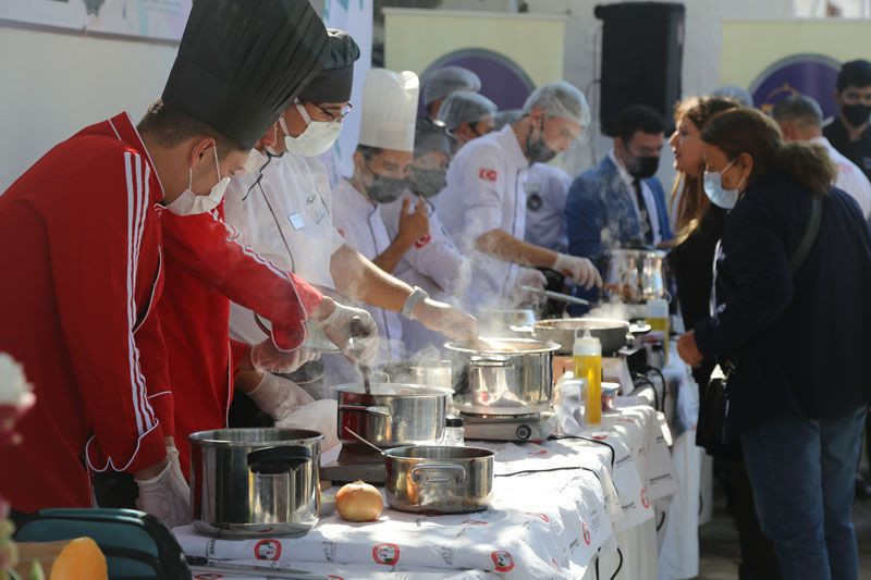 Muğla'da bu tatlının dilimi 5 bin liradan satıldı 8 dilimden oluşuyor - Resim: 1