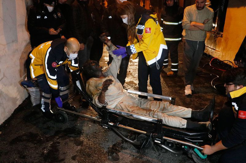 Adana'da yangında korkunç görüntü komşuları son anda çıkardı tanınmayacak hale geldi - Resim: 2