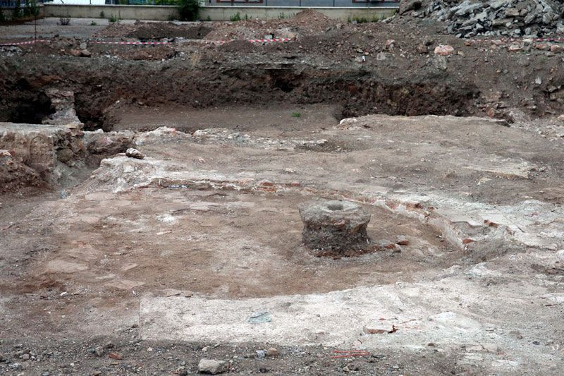 Tokat'ta okul bahçesinde kazı çalışması sırasında bulundu yetkililer apar topar geldi gizem çözüldü - Resim: 3