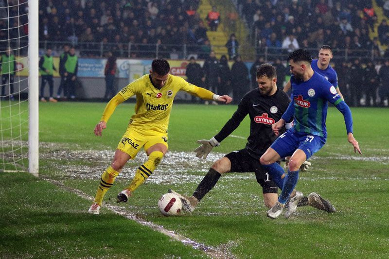 Fenerbahçe yağmur çamur demedi 3 puanı böyle çıkardı kulübün paylaşımı gündem oldu - Resim: 3