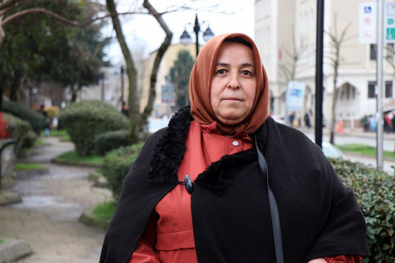 Pamukova'da kendisini taciz eden adamı çevire çevire dövdü çevredekiler elinde aldı - Resim: 2