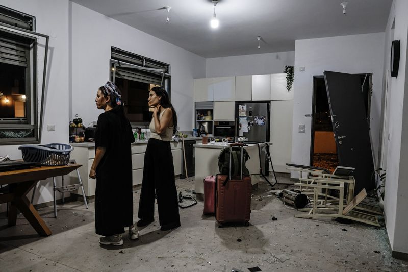 İran İsrail'e gece füze yağdırdı gün ağardı Tel Aviv ve çevresinde yıkım ortaya çıktı - Resim: 4