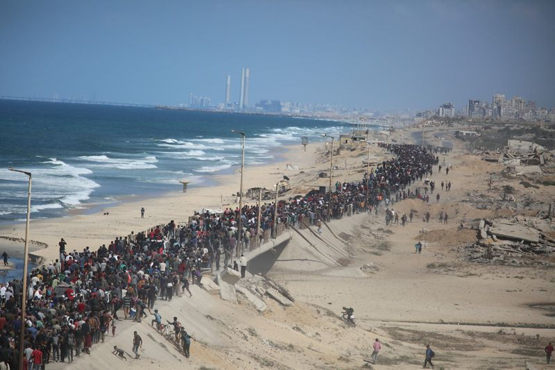 Gazze'de İsrail askeri çekiliyor onbinlerce insan dönüşe başladı tarihi görüntüler - Resim: 2
