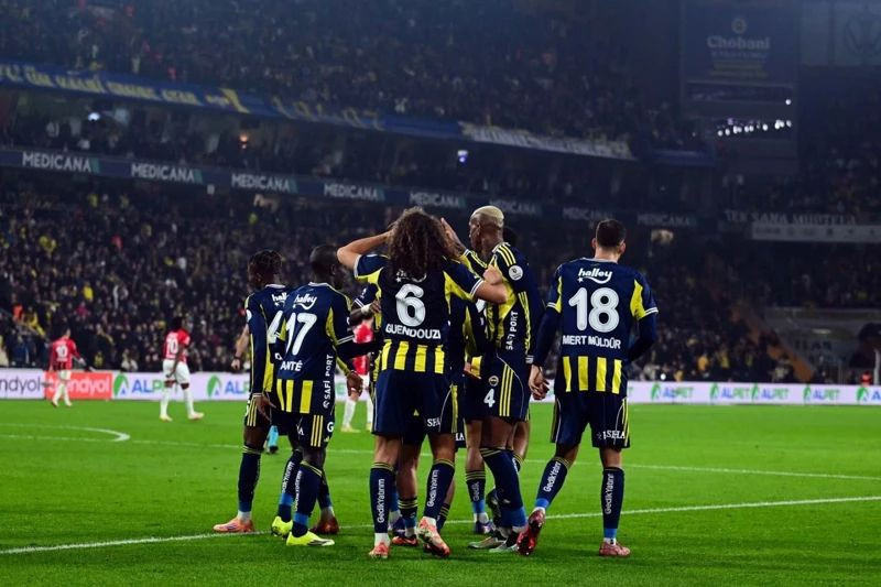 Fenerbahçe’de 6 futbolcu sezon sonu yolcu - Resim: 4