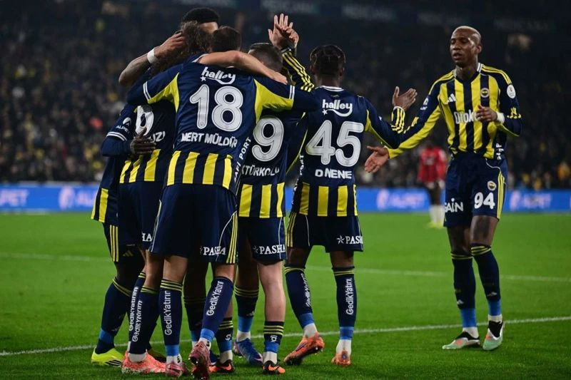 Fenerbahçe’de 6 futbolcu sezon sonu yolcu - Resim: 3
