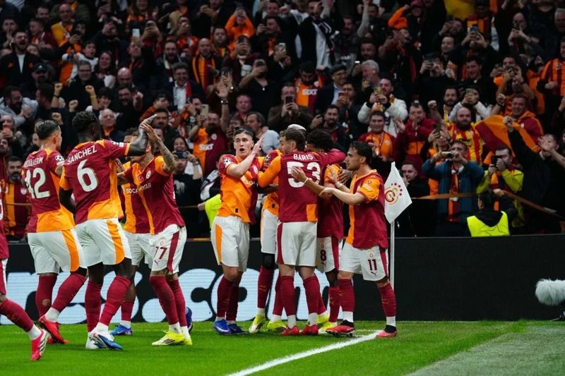 Dünya devleri sıraya girdi! Galatasaray, Osimhen'in bonservisini belirledi - Resim: 1