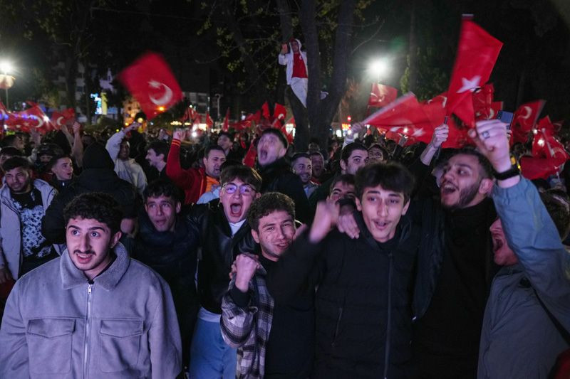 A Milli Takım'ın zaferi Türkiye'de büyük coşkuyla kutlandı - Resim: 4