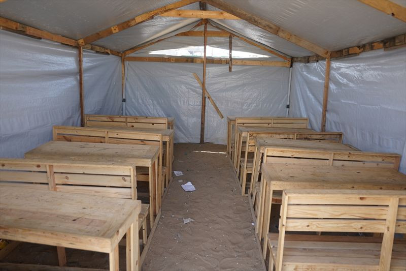 Gazzeli 9 yaşındaki Ritac, gittiği okuldan İsrail saldırısı nedeniyle beyaz kefenle döndü - Resim: 1