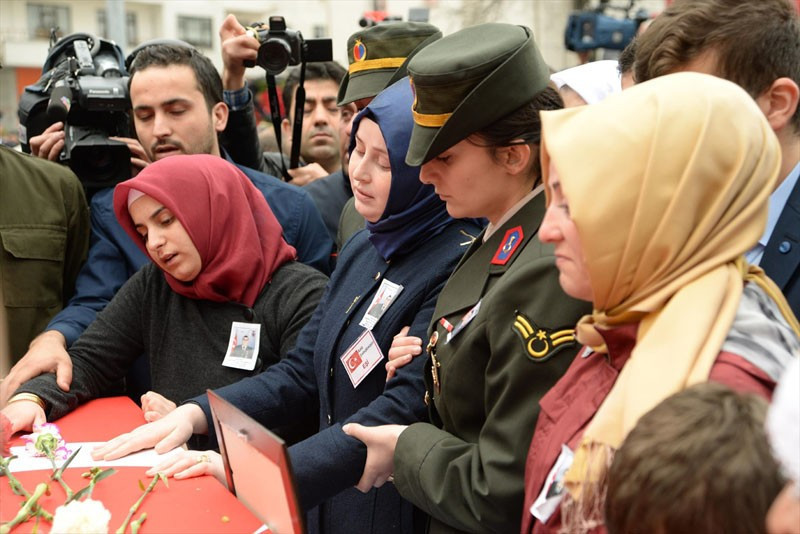 Şehit Uzman Çavuş Fatih Efiloğlu toprağa verildi - Resim: 3